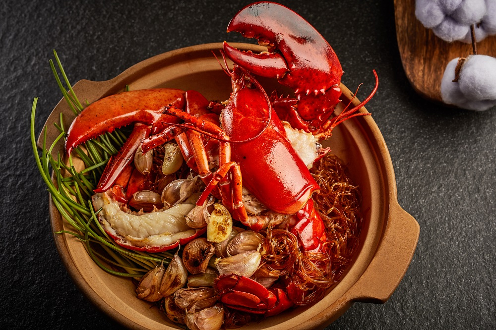 Jumbo Live Boston Lobster Braised with Glass Vermicelli